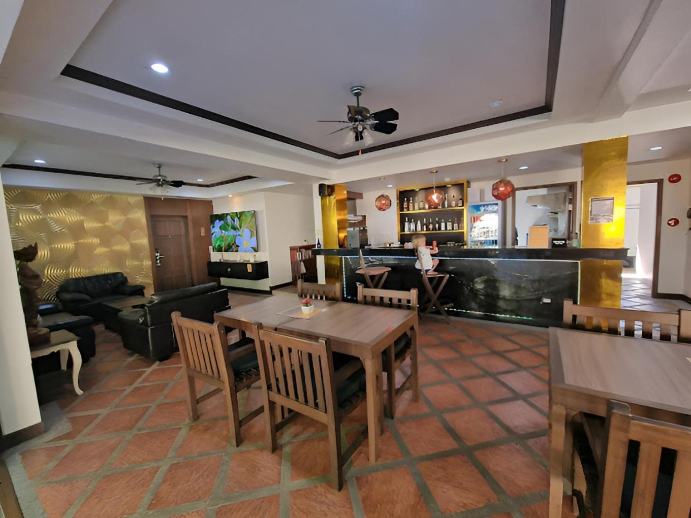 Aparthotel Ratana Hill Patong Esterno foto