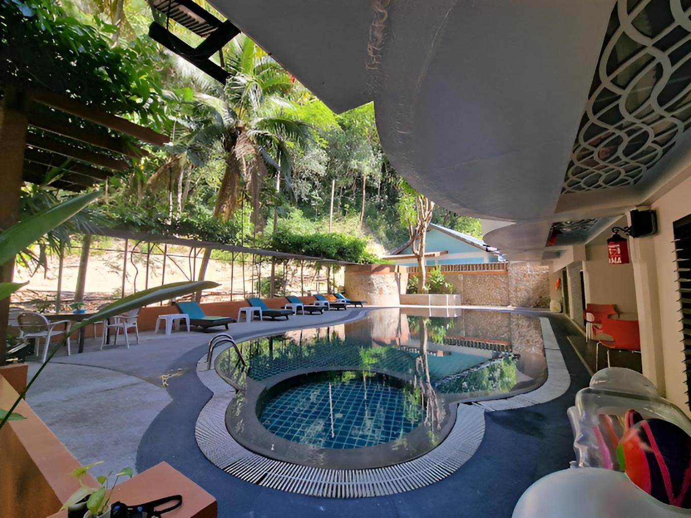 Aparthotel Ratana Hill Patong Esterno foto